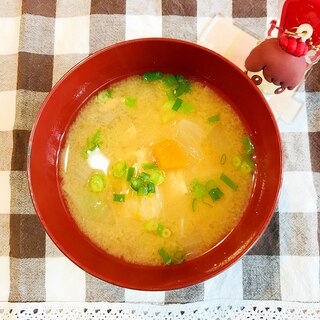 甘〜い♡かぼちゃと玉ねぎの味噌汁